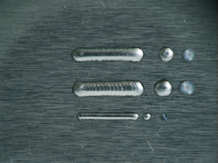 <a href='http://www.goldmj.cn/product/3.htm' class='text_a'>模具激光焊機(jī)</a>修復(fù)鏡面模具效果